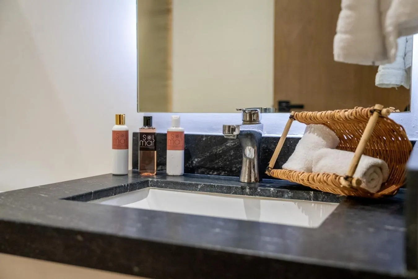 Cozy & Central Apt W/ Rooftop Infinity Pool & Gym Playa del Carmen 0*,  Mexico