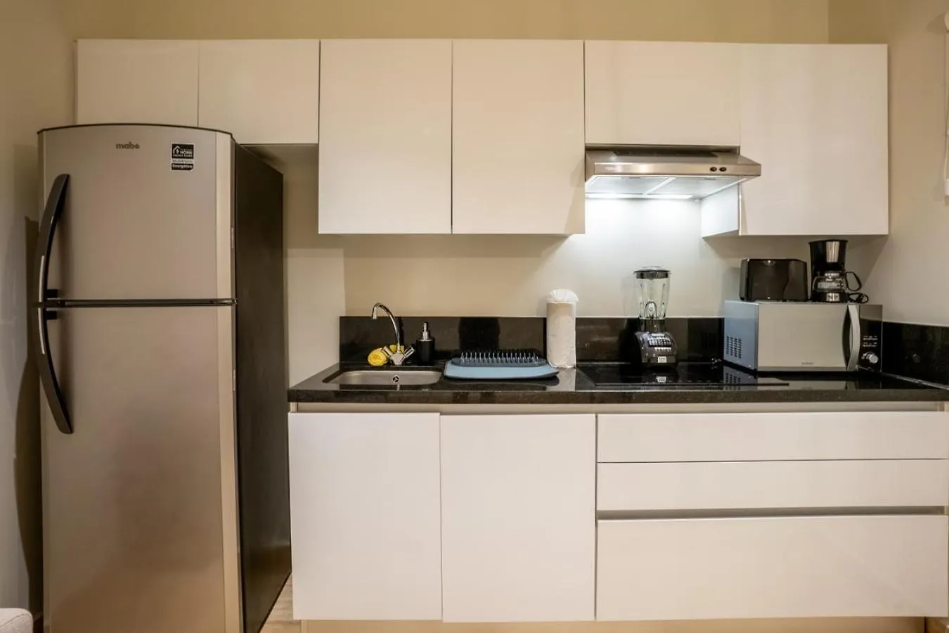 Cozy & Central Apt W/ Rooftop Infinity Pool & Gym Playa del Carmen 0*,  Mexico