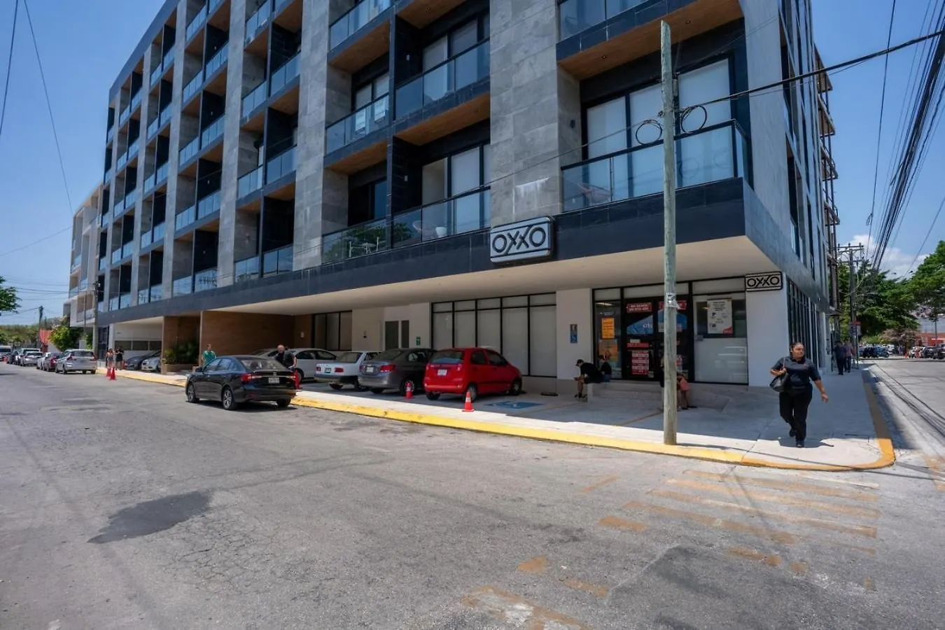 Cozy & Central Apt W/ Rooftop Infinity Pool & Gym Playa del Carmen Apartment