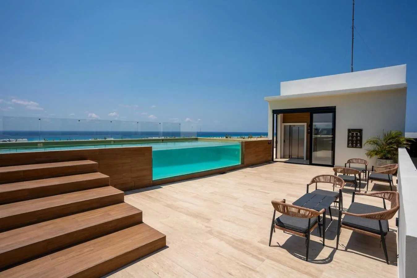 Apartment Cozy & Central Apt W/ Rooftop Infinity Pool & Gym Playa del Carmen