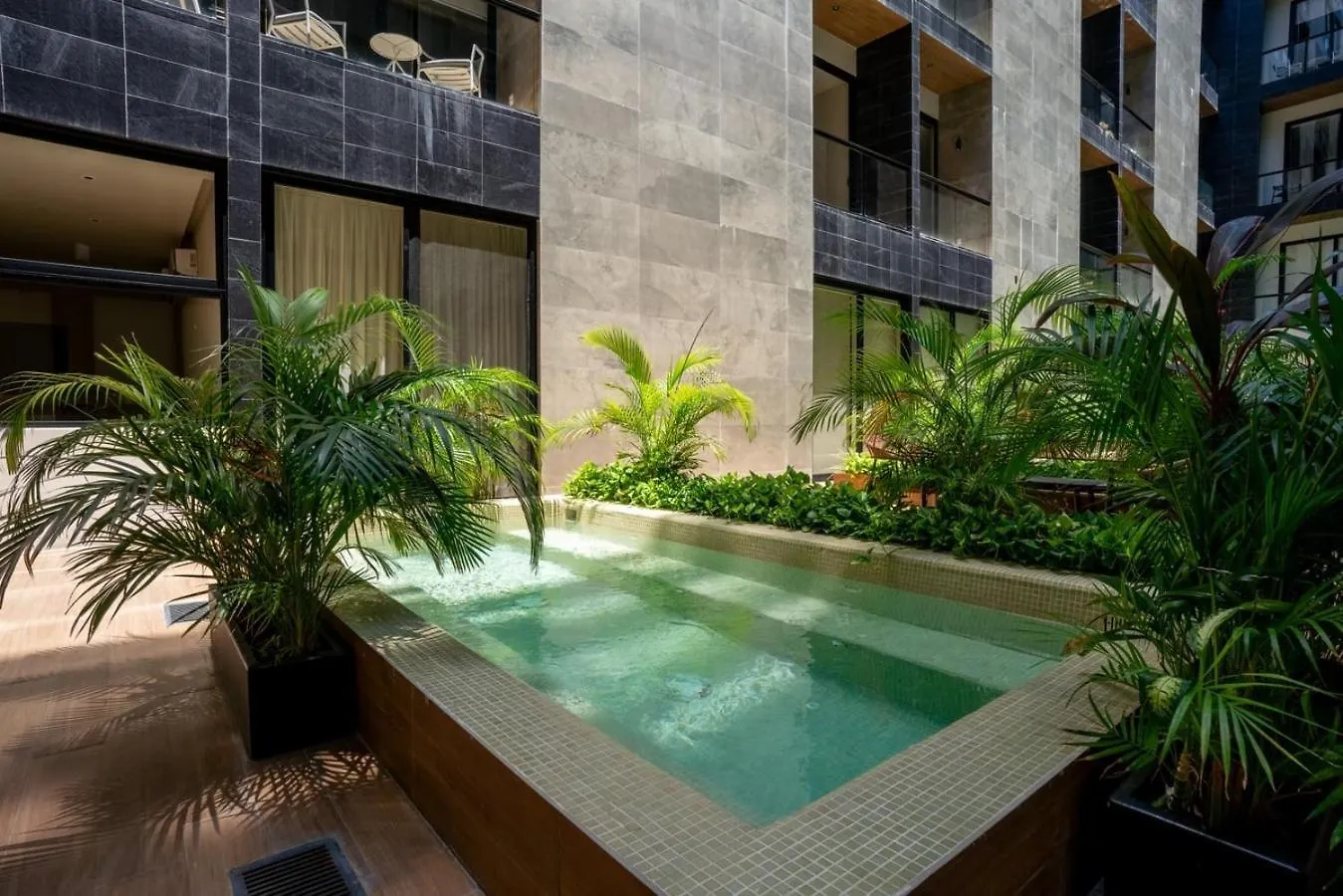Cozy & Central Apt W/ Rooftop Infinity Pool & Gym Playa del Carmen Apartment